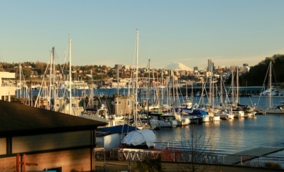 lake union with view of mount ranier